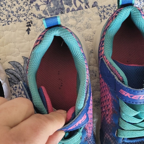 2 Pairs Sketchers Runners GUC Girls 10.5 Blue with Pink & Girls 11 Black & Pink - Picture 7 of 7